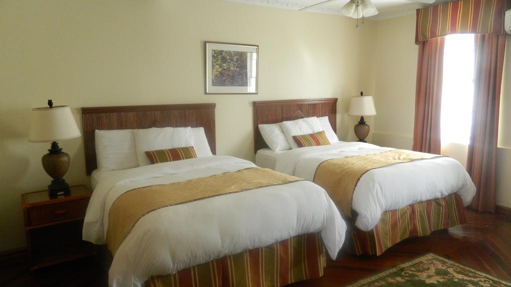 Cara Lodge Hotel Джорджтаун Екстериор снимка