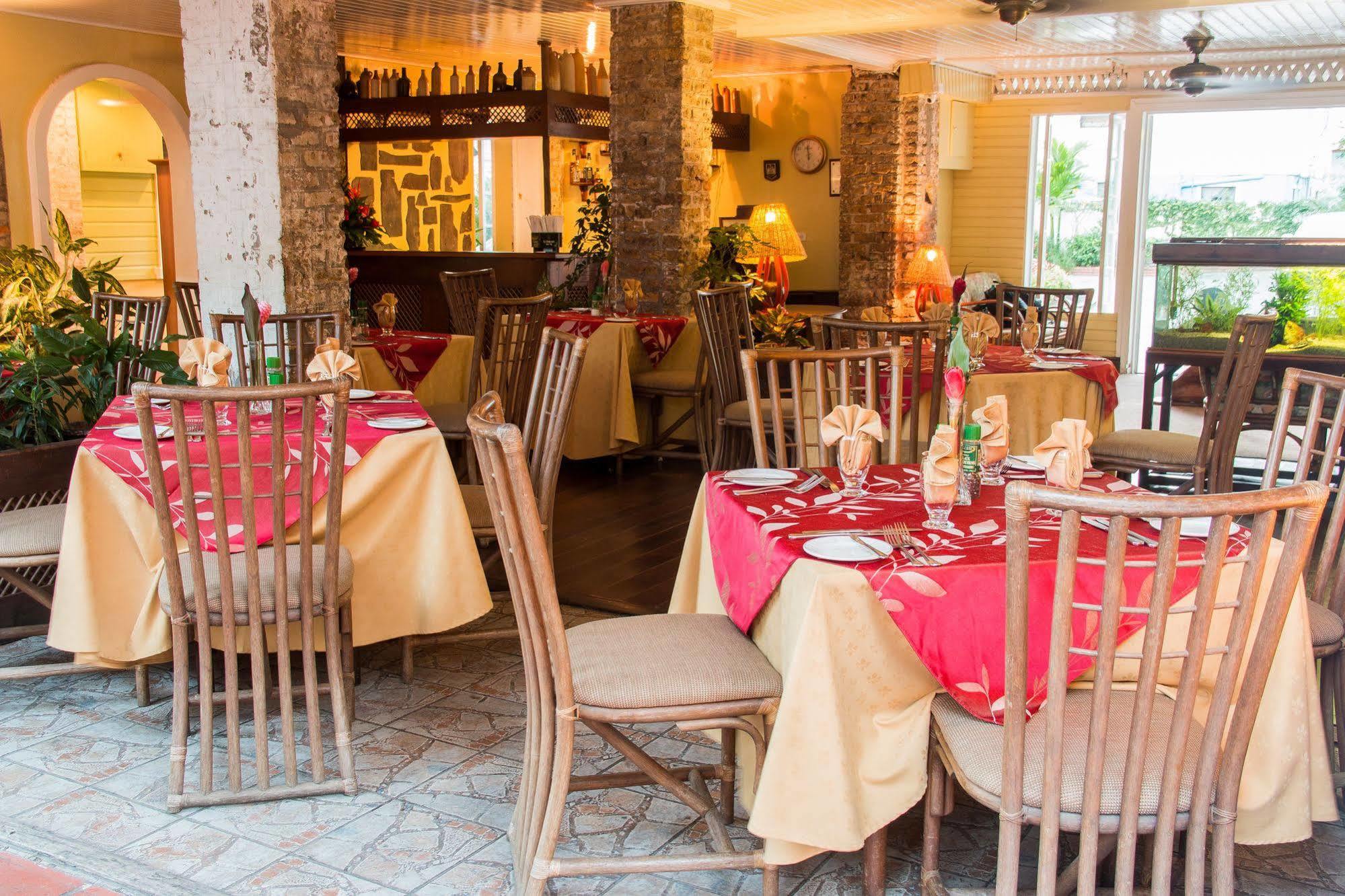 Cara Lodge Hotel Джорджтаун Екстериор снимка