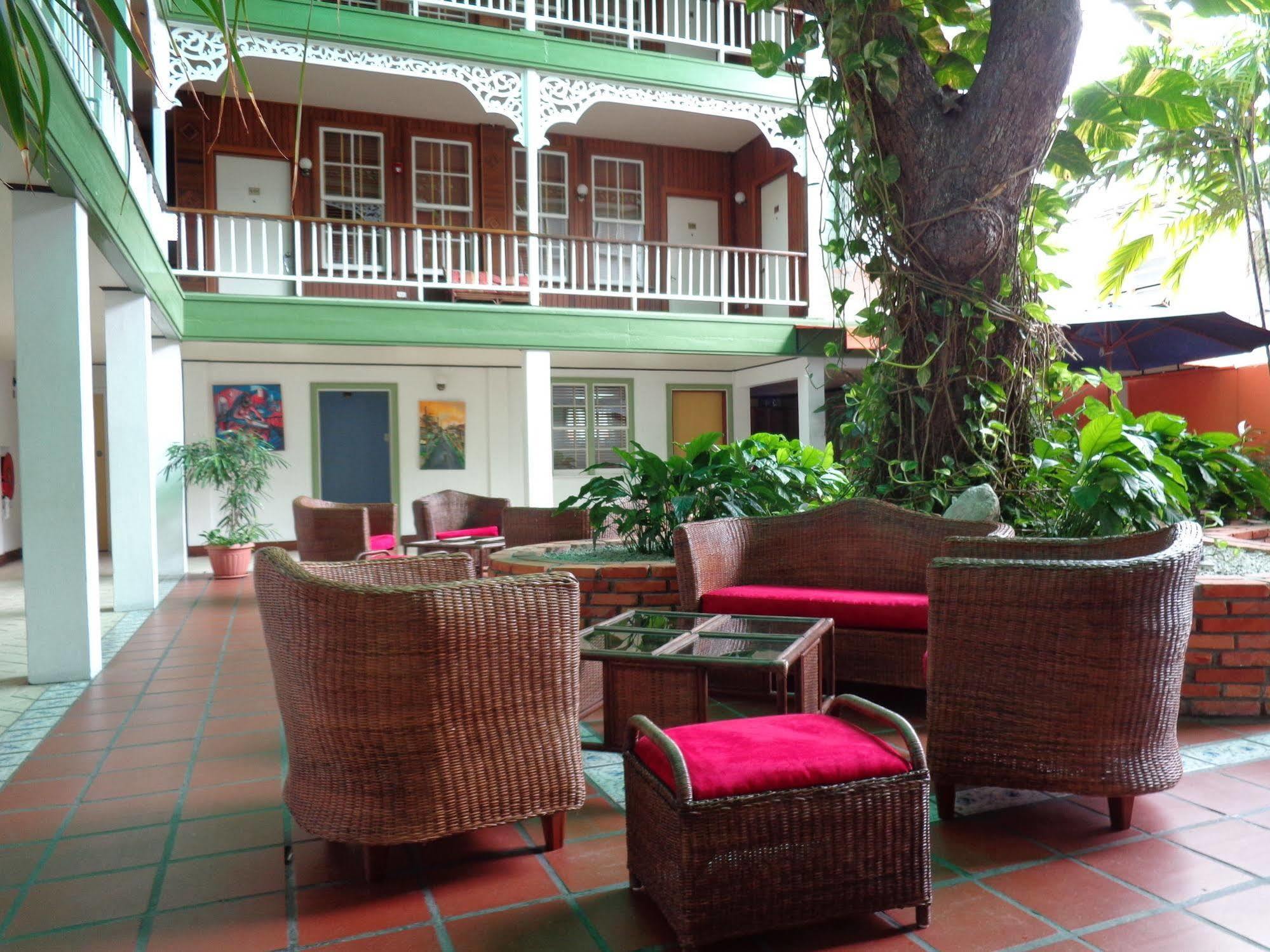 Cara Lodge Hotel Джорджтаун Екстериор снимка